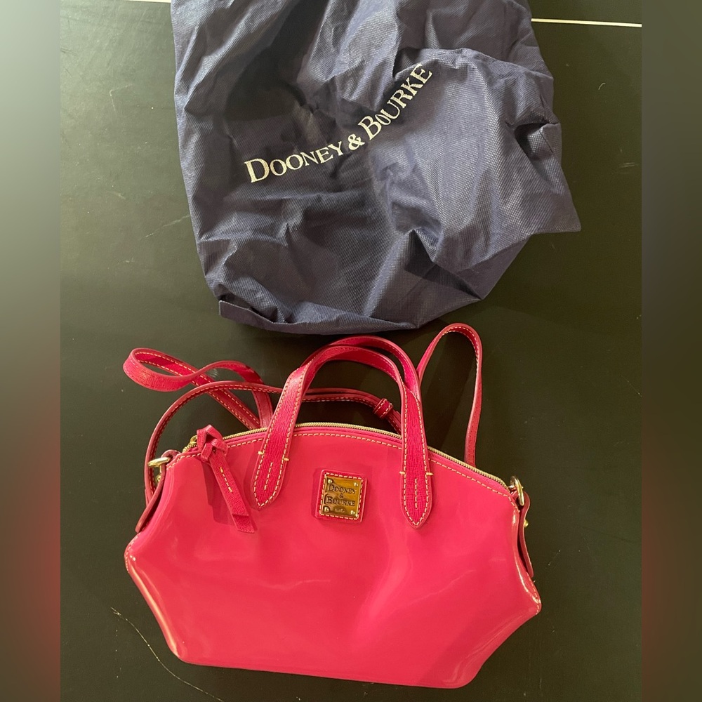Dooney and Bourke handbag/pocketbook